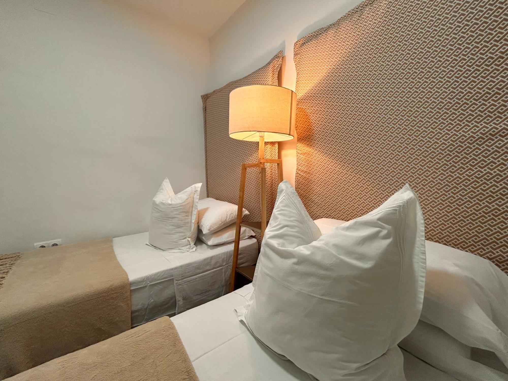 Haza Royal Apartment Granada Exterior photo